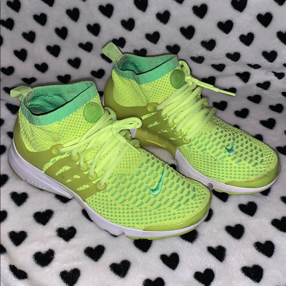 LIKE NEW Lime Green Nike High Top Presto